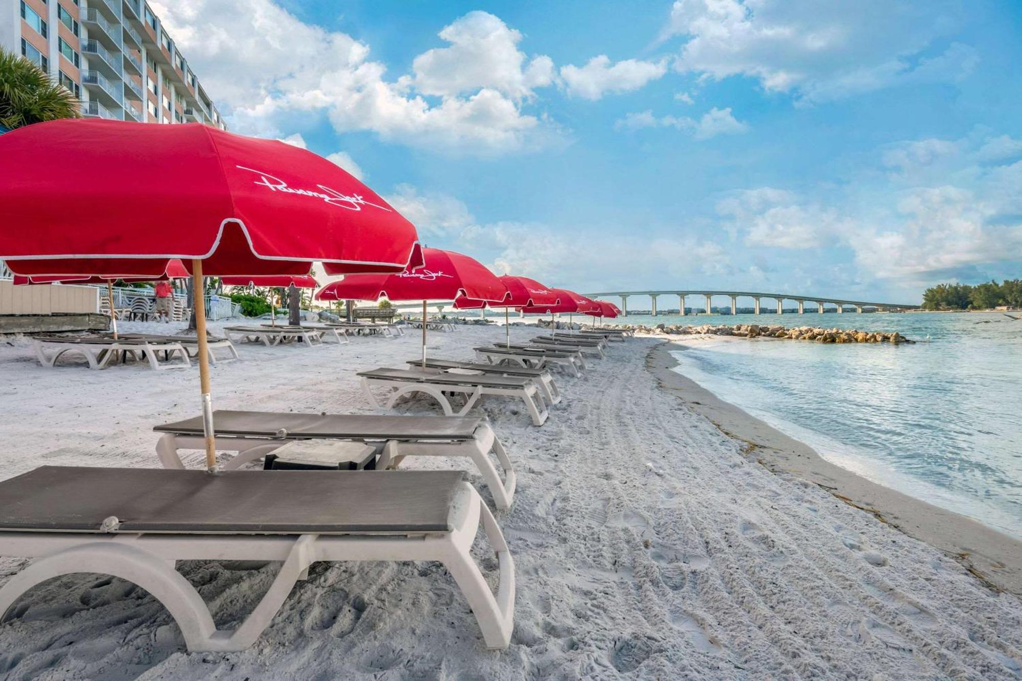 Winter The Dolphin'S Beach Club, Ascend Hotel Collection Clearwater Beach Exterior photo