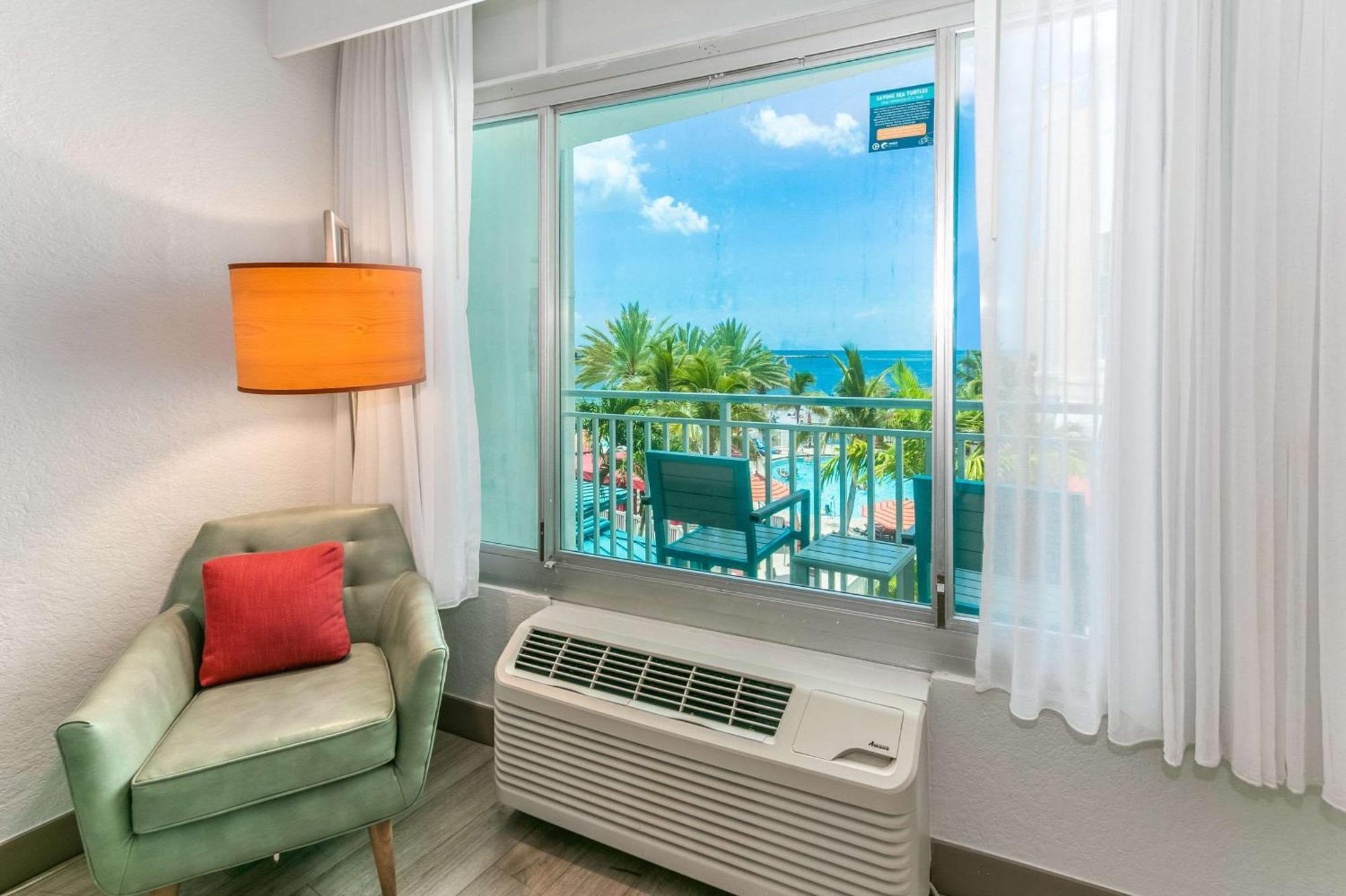 Winter The Dolphin'S Beach Club, Ascend Hotel Collection Clearwater Beach Exterior photo